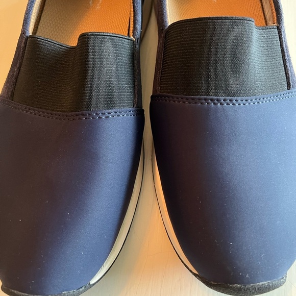 Vionic Cameo Slip On Walking Sneaker Women's 9 - Picture 8 of 9